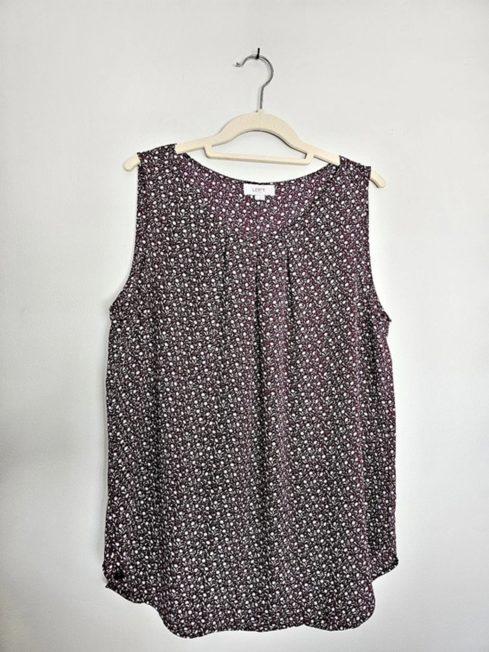 LOFT Outlet Floral Sleeveless Blouse in Burgundy/Purple & White